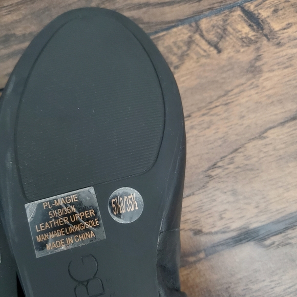 BCBG Size 5.5 Leather Ballet Flats - Picture 6 of 6